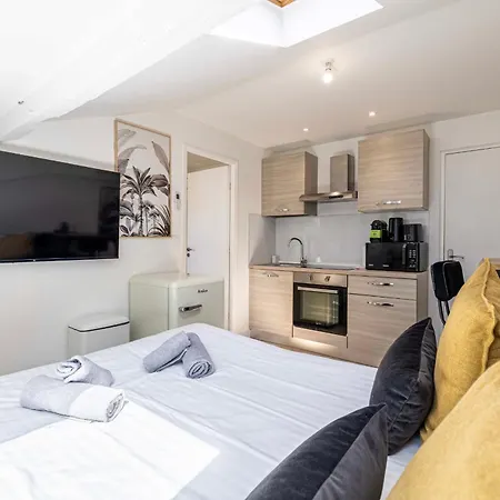 Mim 5 - Cozy With Velux Windows Center דירה