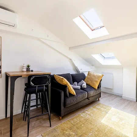 Mim 5 - Cozy With Velux Windows Center דירה