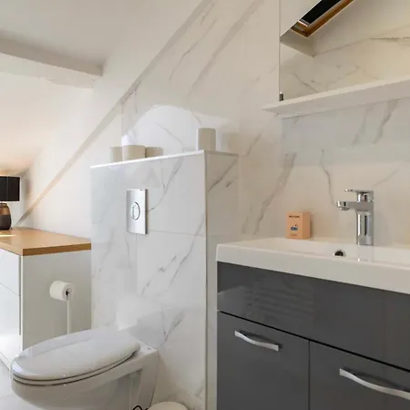 Mim 5 - Cozy With Velux Windows Center